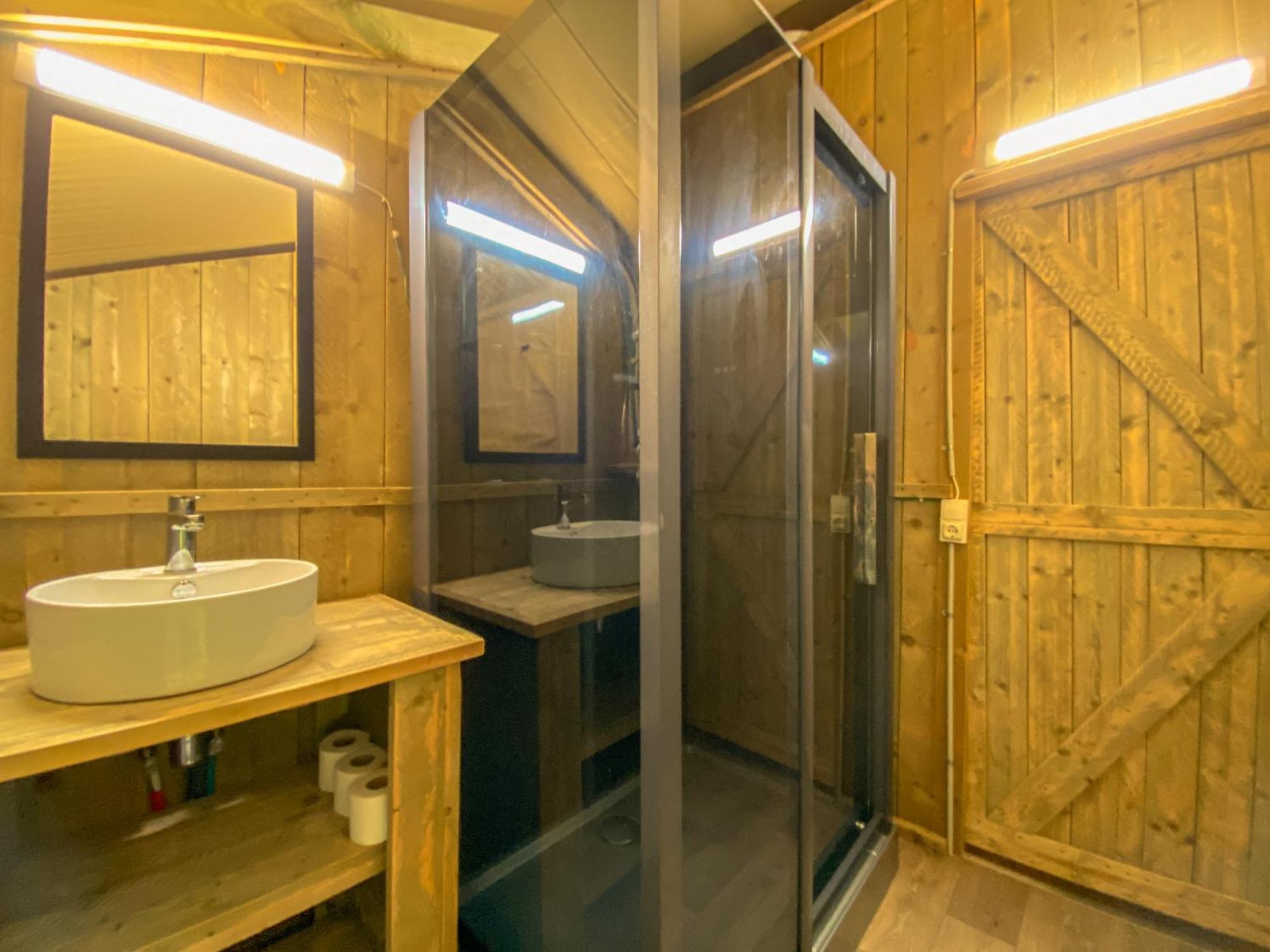 Camping Parc Gualba Гуальба-де-Дальт Экстерьер фото